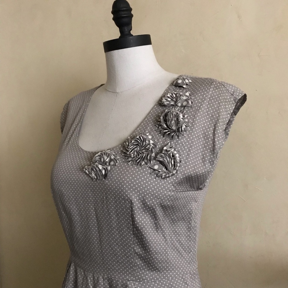 LOFT Gray Dot Cotton Dress with Floral Details - Picture 3 of 11